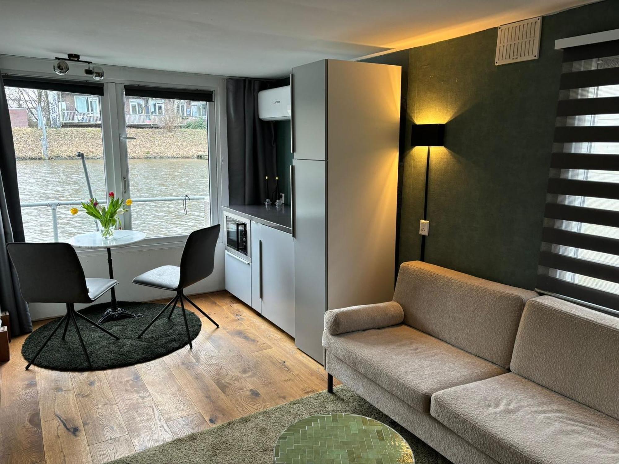 Luxury Studio On Robs Houseboat Special For Couples Amsterdam Exteriör bild